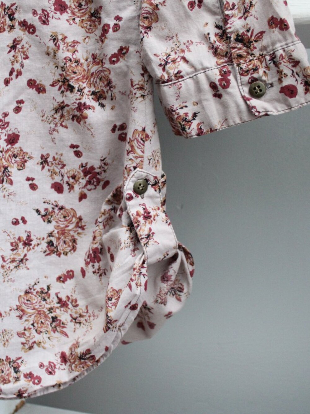 Daytrip Purple Red Floral Print pintuck Placket Button-Up 3/4 Top Blouse Medium - Picture 8 of 9